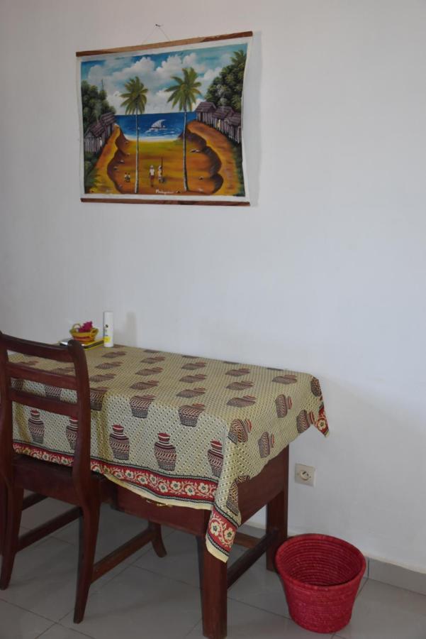 Antsiranana Centre Lucien Botovasoa Bed & Breakfast エクステリア 写真