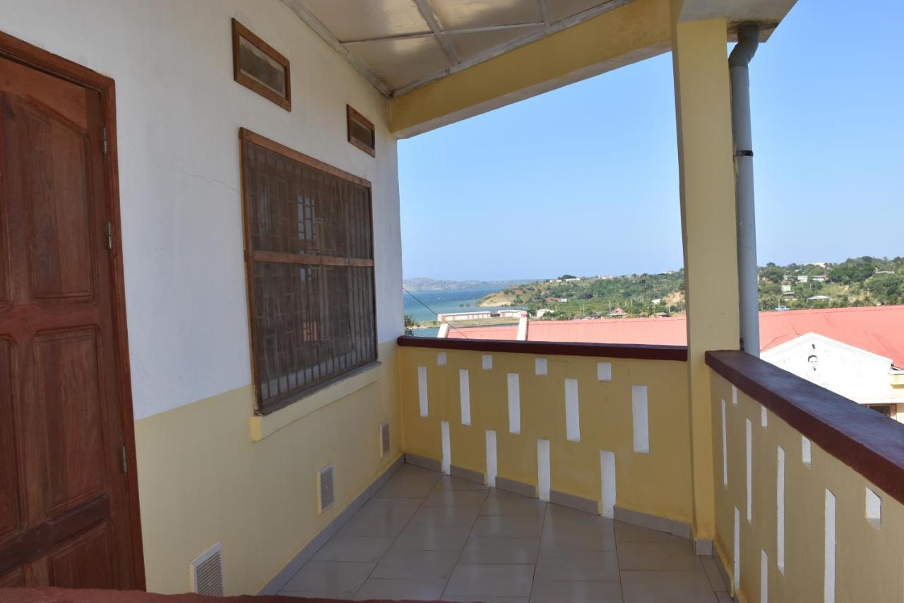 Antsiranana Centre Lucien Botovasoa Bed & Breakfast エクステリア 写真