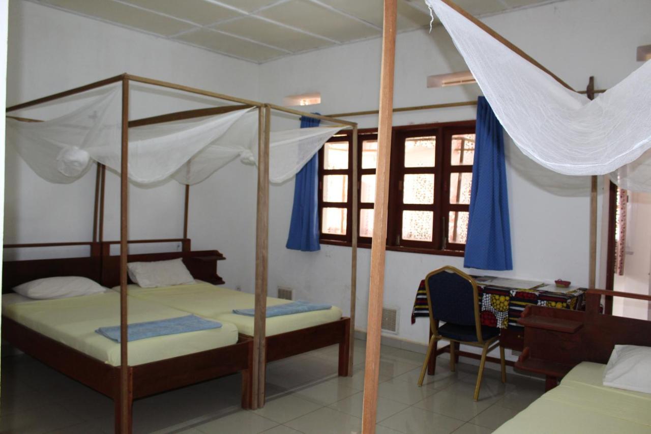 Antsiranana Centre Lucien Botovasoa Bed & Breakfast エクステリア 写真